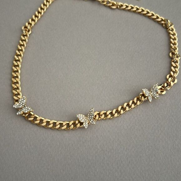 Elegant Gold Butterfly Choker Necklace A1322 - Picture 3 of 3